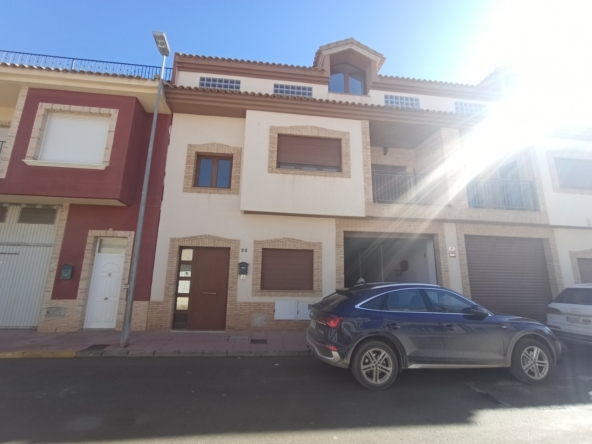 Town house roldan mgh1903